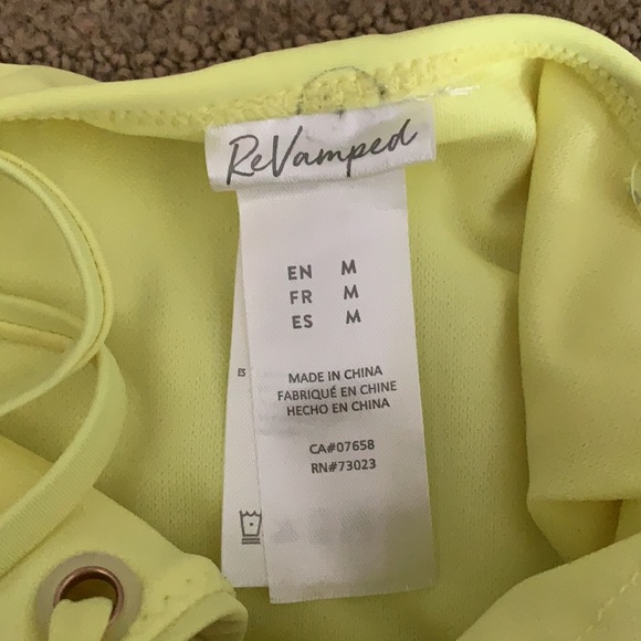 One piece swim suit - Picture 3 of 4